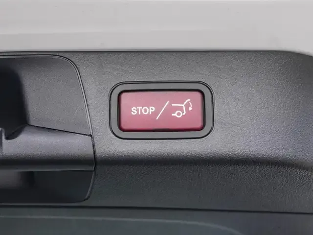Mercedes-Benz EQB 300
