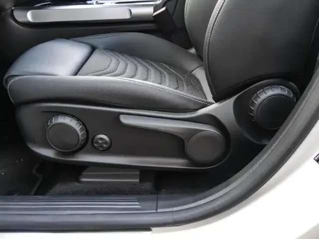 Mercedes-Benz EQB 300