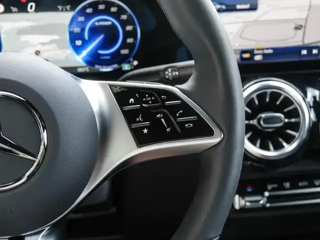 Mercedes-Benz EQB 300