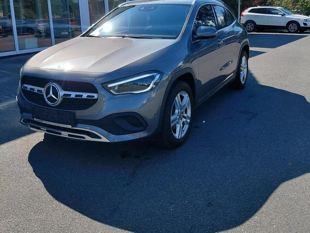 Mercedes-Benz GLA 200