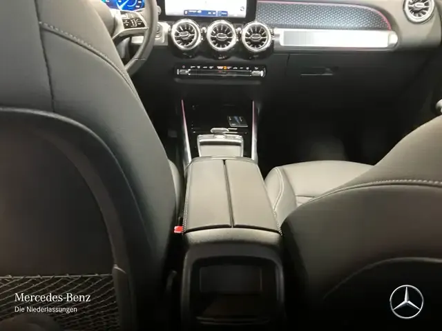 Mercedes-Benz EQB 300
