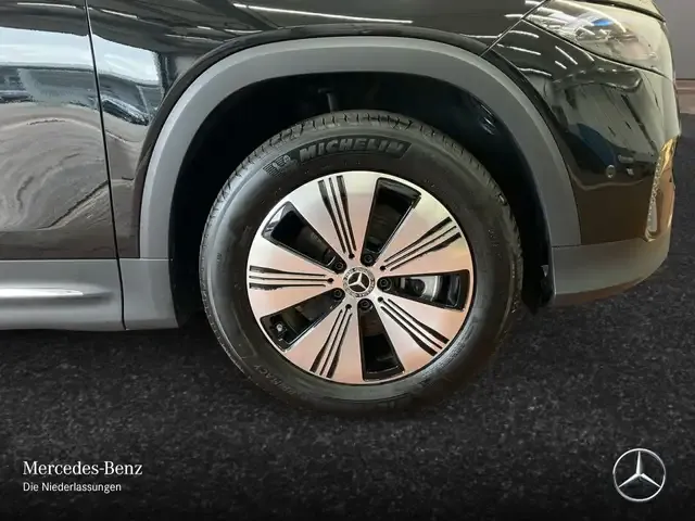 Mercedes-Benz EQB 300