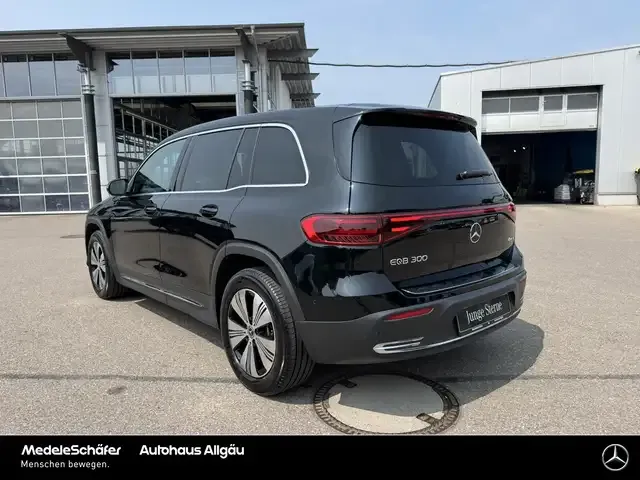 Mercedes-Benz EQB 300