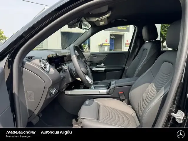 Mercedes-Benz EQB 300