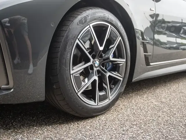 BMW 440