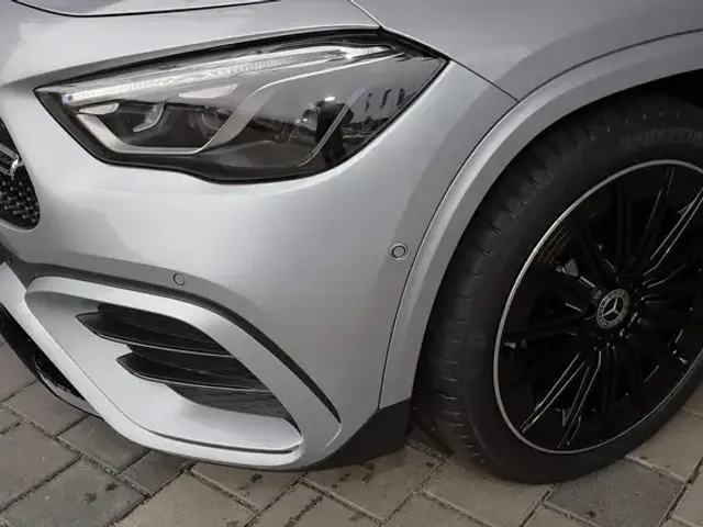 Mercedes-Benz GLA 220