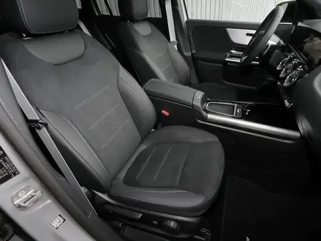 Mercedes-Benz GLA 220