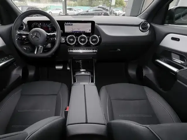 Mercedes-Benz GLA 220