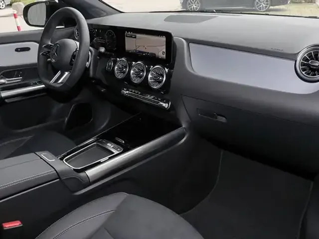 Mercedes-Benz GLA 220