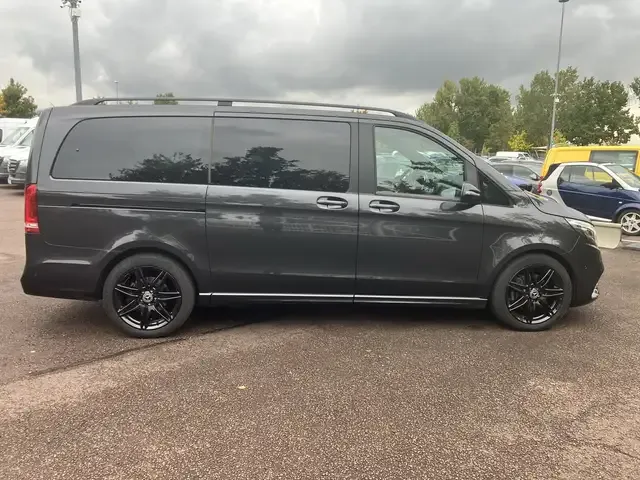 Mercedes-Benz V 250
