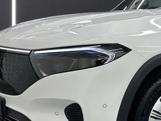 Mercedes-Benz EQB 300