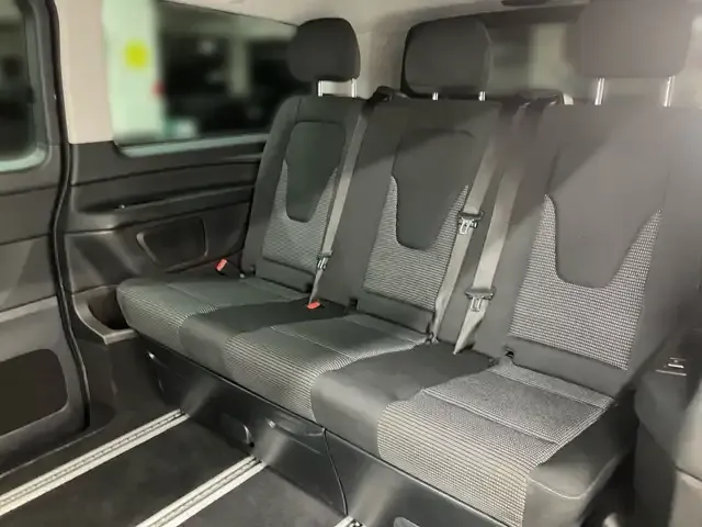 Mercedes-Benz V 220