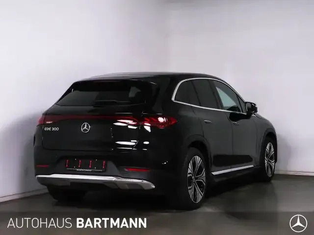 Mercedes-Benz EQE 300