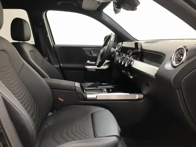 Mercedes-Benz EQB 300