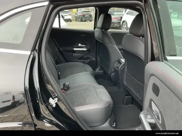 Mercedes-Benz GLA 180