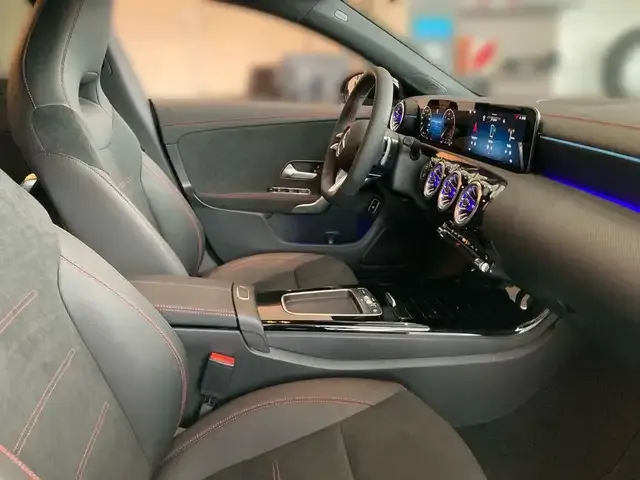 Mercedes-Benz CLA 220