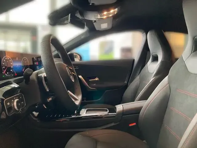 Mercedes-Benz CLA 220