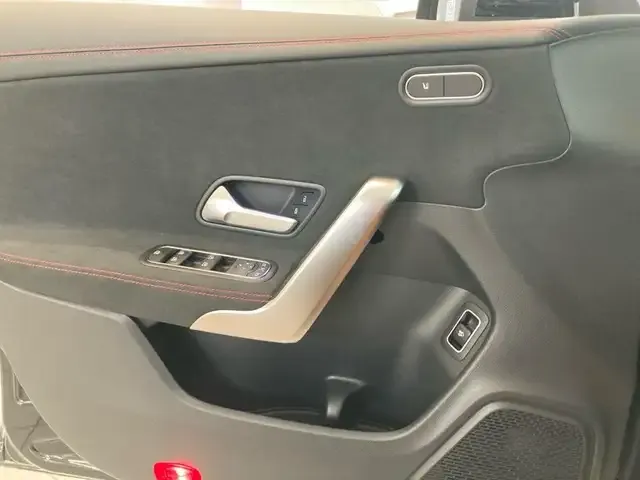 Mercedes-Benz CLA 220