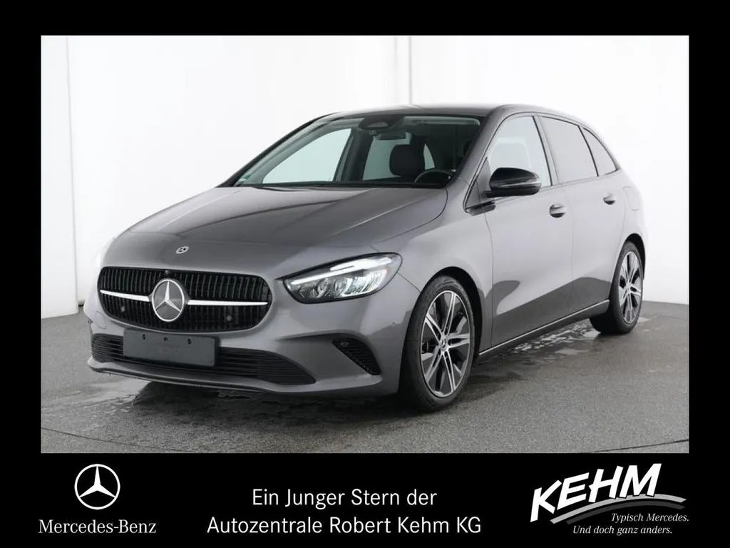 Mercedes-Benz B 220