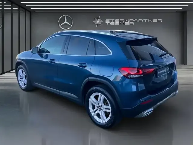 Mercedes-Benz GLA 250