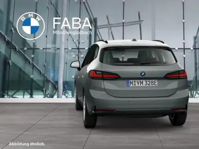 BMW 225