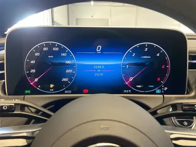 Mercedes-Benz E 220