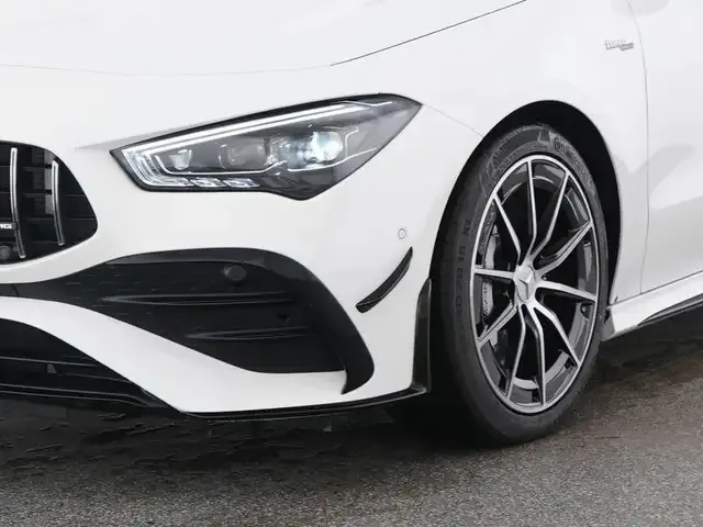Mercedes-Benz CLA 35 AMG