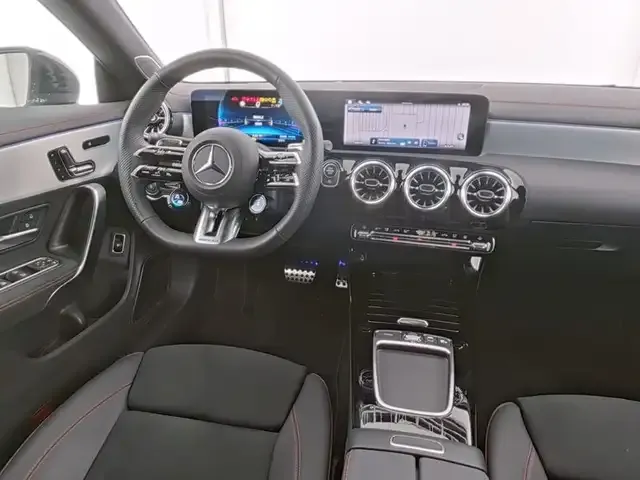 Mercedes-Benz CLA 35 AMG