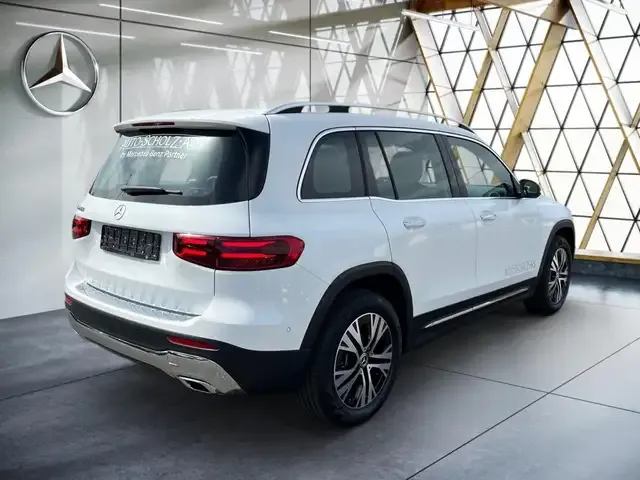 Mercedes-Benz GLB 200