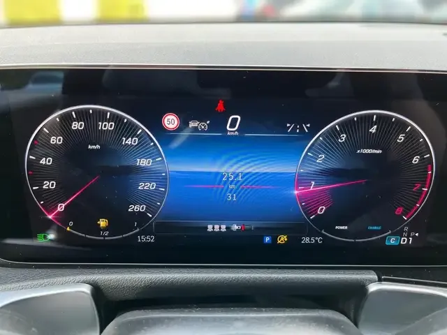 Mercedes-Benz GLB 200