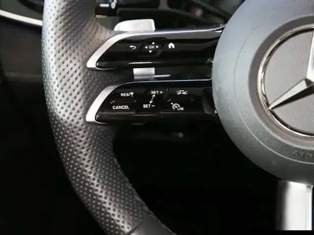 Mercedes-Benz EQE 500