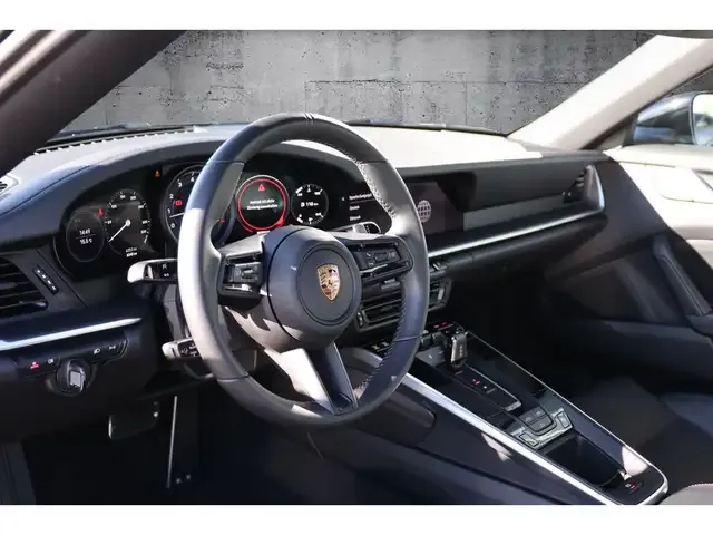 Porsche 992