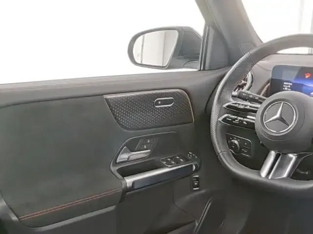 Mercedes-Benz EQB 350