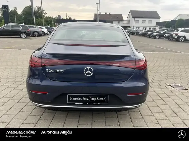 Mercedes-Benz EQE 300