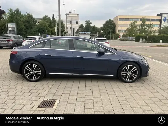 Mercedes-Benz EQE 300