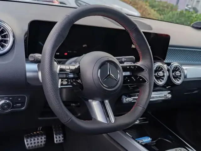 Mercedes-Benz GLB 220