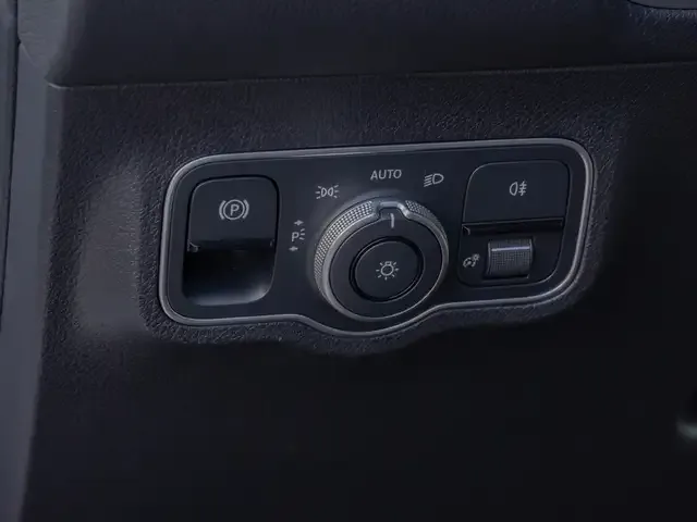 Mercedes-Benz GLB 220