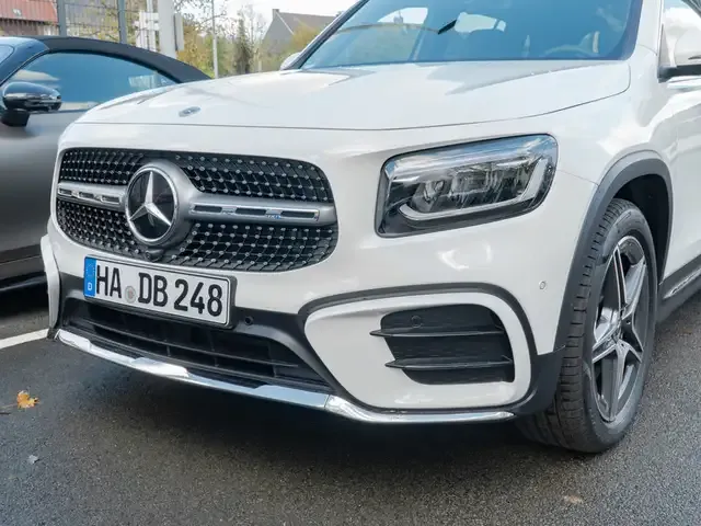 Mercedes-Benz GLB 220