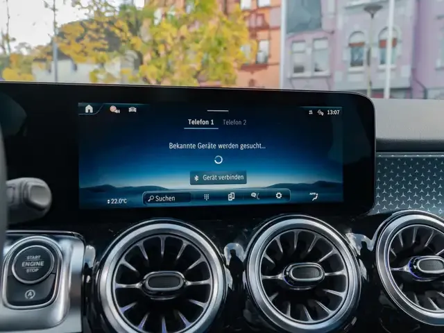 Mercedes-Benz GLB 220