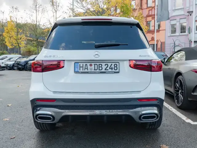 Mercedes-Benz GLB 220