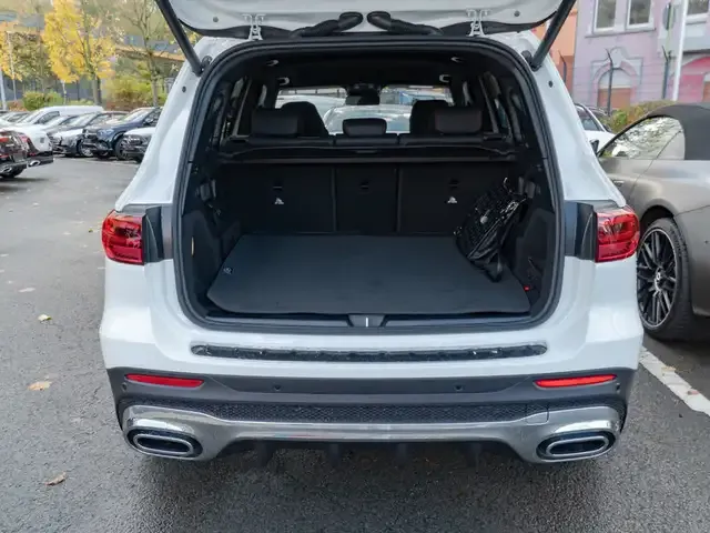 Mercedes-Benz GLB 220