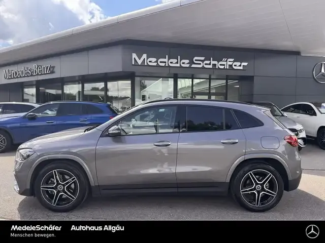 Mercedes-Benz GLA 200