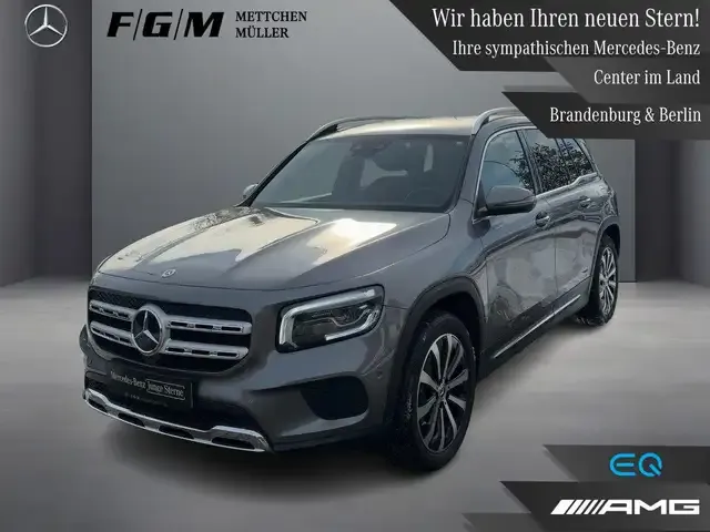 Mercedes-Benz GLB 220