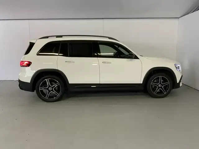 Mercedes-Benz GLB 250