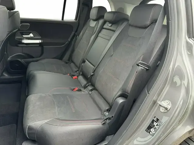 Mercedes-Benz GLB 220