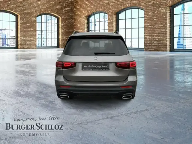 Mercedes-Benz GLB 220