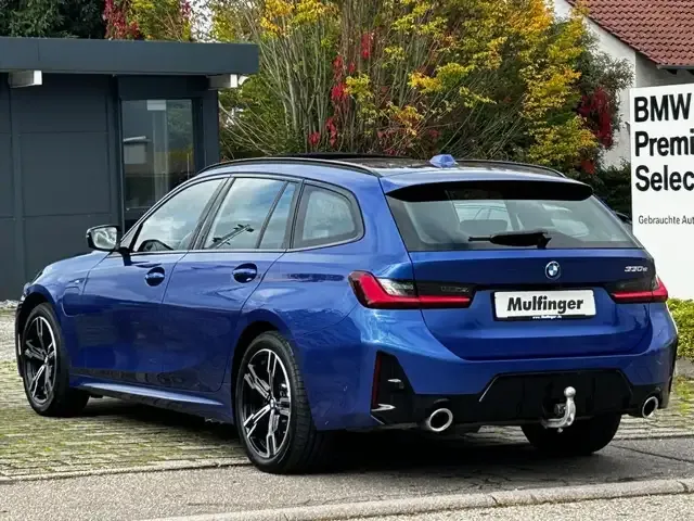 BMW 330