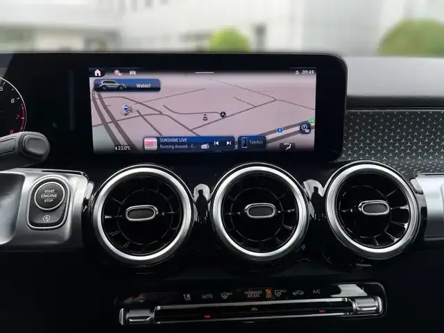 Mercedes-Benz GLB 220