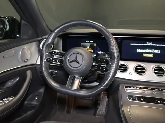 Mercedes-Benz E 300