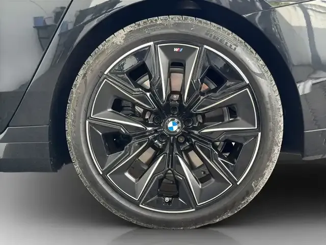 BMW 740
